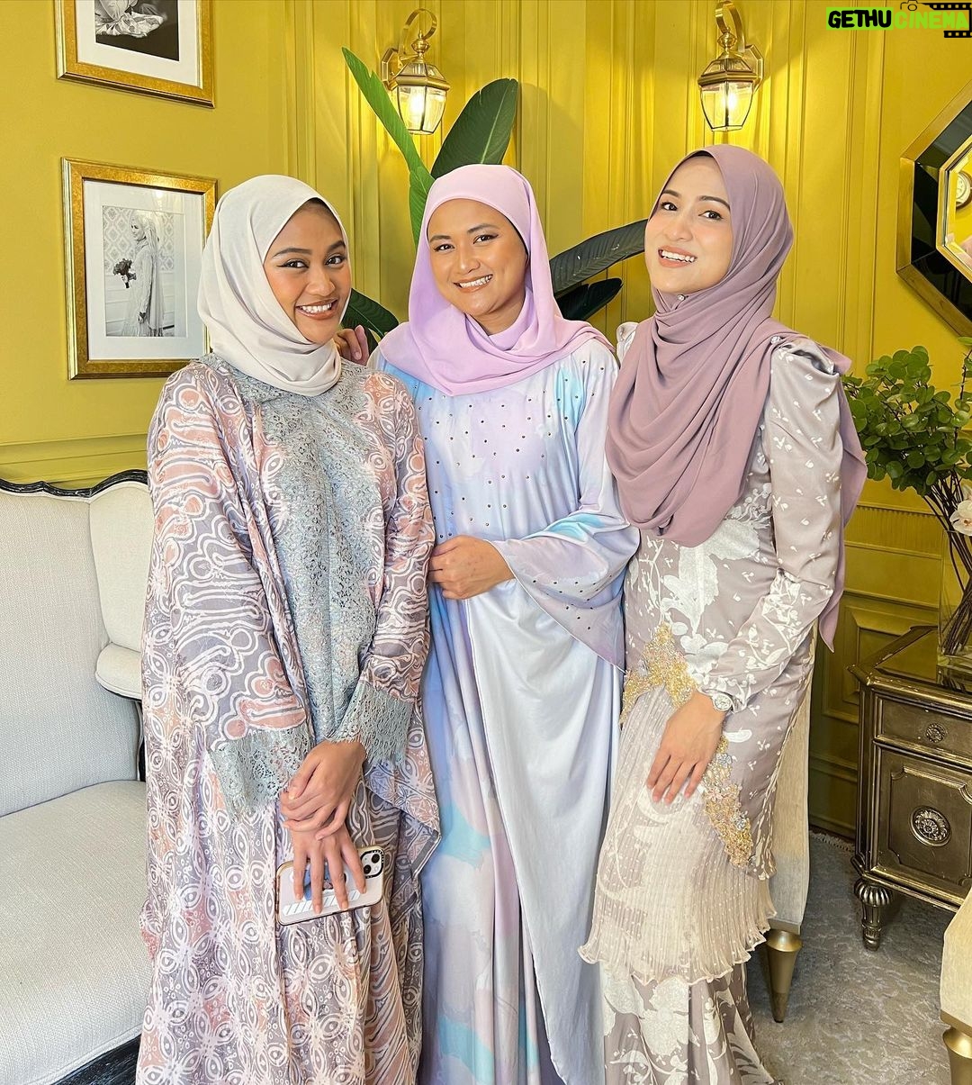 Hanis Zalikha - 125.2K Likes - Raya Album 2022.
#HairulHanisAidilfitri