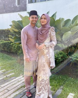 Hanis Zalikha Instagram - Selamat Hari Raya Maaf Zahir & Batin dari kami sekeluarga 🥰 MasyaAllah alhamdulillahhh.

#HairulHanisAidilfitri