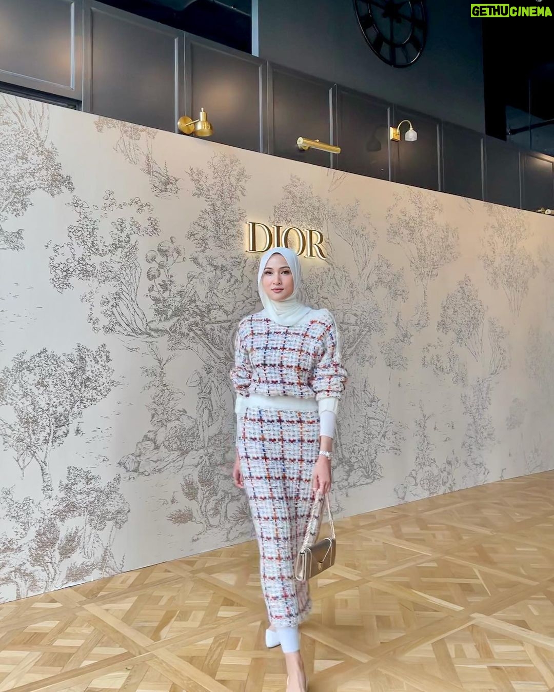 Hanis Zalikha - 115.5K Likes - I am a big ball of colourful yarn, an autobiography.