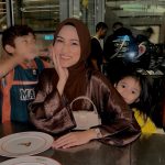 Hanis Zalikha Instagram - Nak gambar solo tapi jadi gambar kekeluargaan setiap kali Dubai Mall