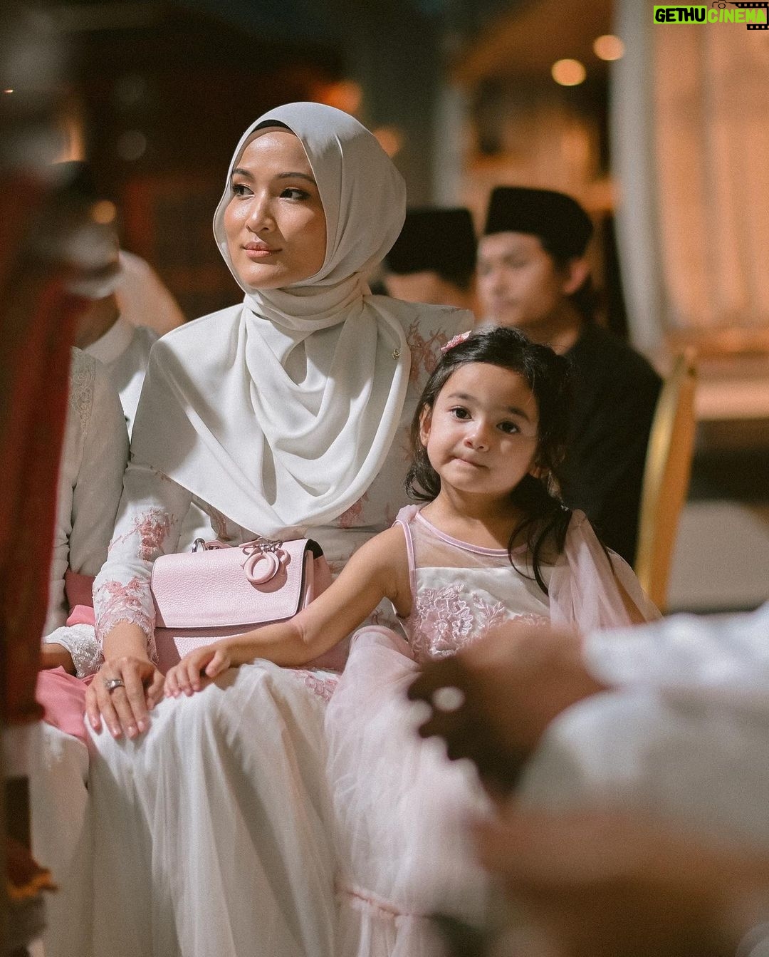 Hanis Zalikha - 163.4K Likes - 💓