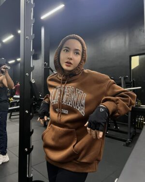 Hannah Delisha Instagram - May my skin be glowing @my__clinic ✨ and my body be strong 💪🏻