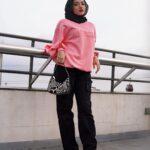 Hannah Delisha Instagram - New year, new colours up for Puffy Oversized Sweatshirt! I’m wearing Barbie Pink💗 Available now at @deliciaofficielle #pUFFyoversizedsweatshirt