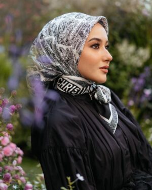 Hannah Delisha Instagram - How can I not fall in love with this gorgeous garden?🌷

Come experience yourself and be enchanted with Dior Spring Summer Collection 2023 Collection in Pavillion KL from now on till 19 Mar 2023🖤

#Dior @Dior #DiorSS23

Hijab Stylist @natasha.nfn 
MUA @sentuhanayukirana