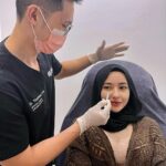 Hannah Delisha Instagram - Work has been so hectic recently and I realized my EYES were starting to look so TIRED. Luckily @drthomaslow at @my__clinic shared with me his treatment secrets for eyebags and darkeye circles.😉 #juvederm #allerganaesthetics