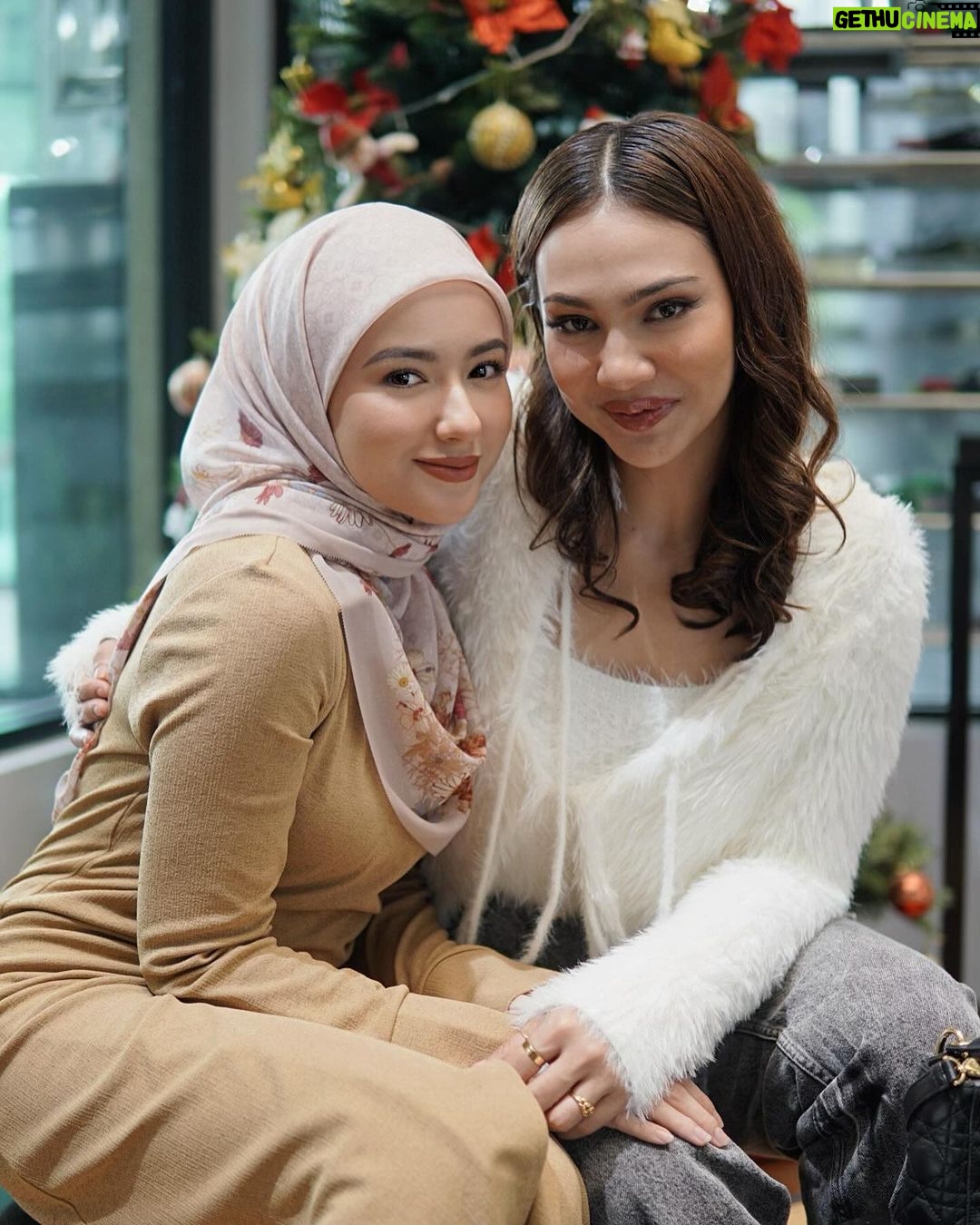 Hannah Delisha Instagram - Batrisya on set #lelakiitu 🖤 Coming soon 2024 @tv3malaysia #slotsamarinda