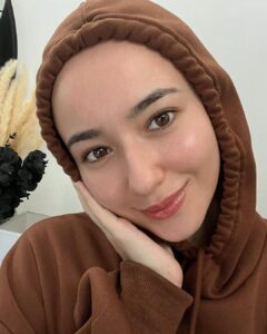 Hannah Delisha Instagram - May my skin be glowing @my__clinic ✨ and my body be strong 💪🏻