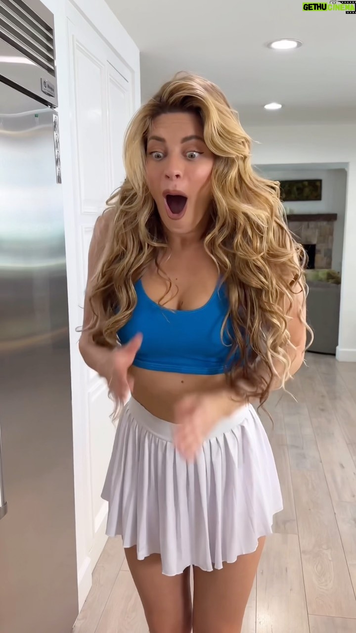 Hannah Stocking Instagram - How I expect my boyfriend to react after getting my hair done πΈπ @adamw