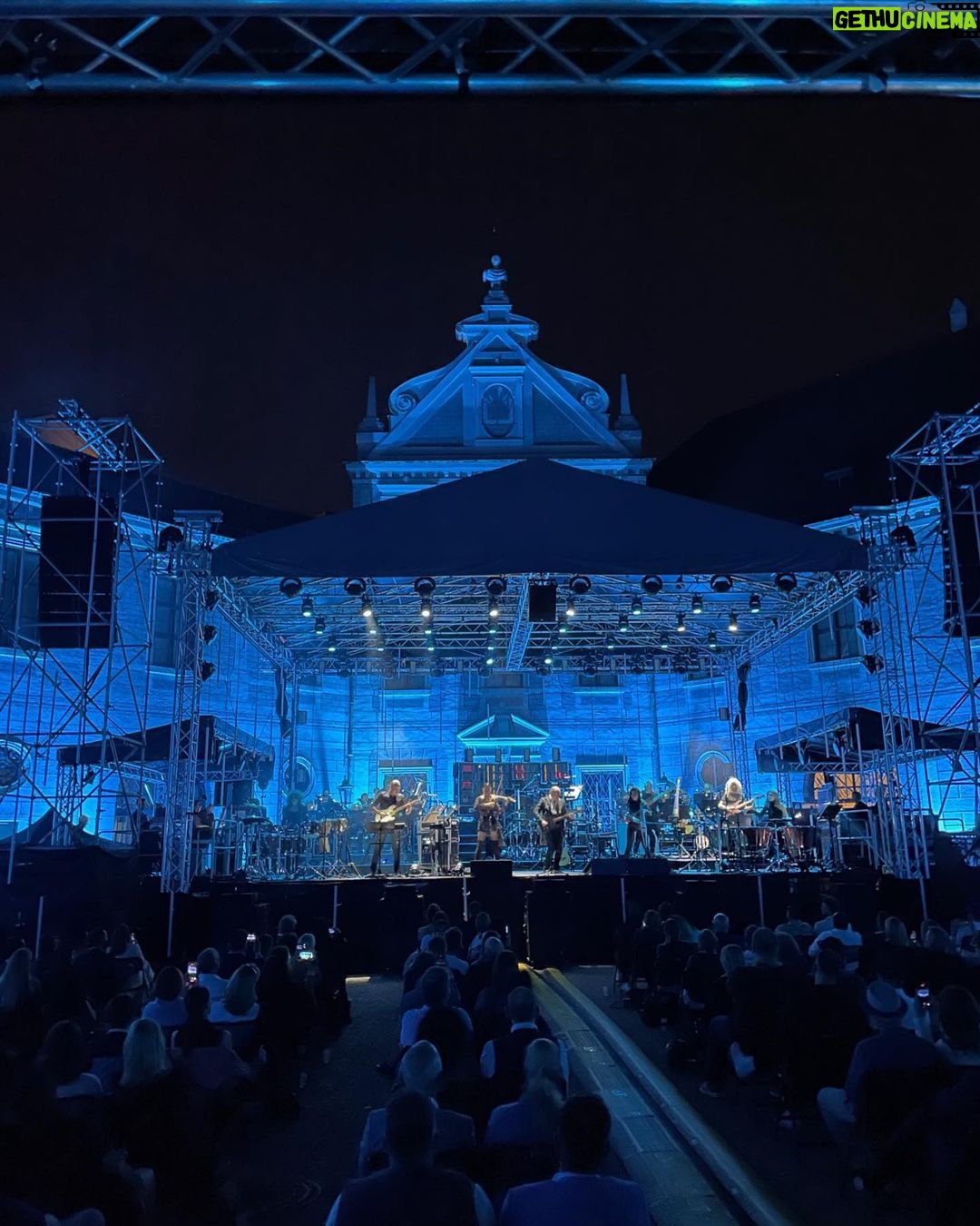 Hans Zimmer - 71.2K Likes - Weβve had a crazy good summer in London!