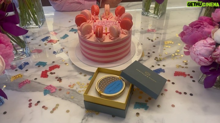 Hans Zimmer Instagram - Celebrating my True Love’s Birthday! #stayforeveryoung #yougotthis #thinkpink🎀