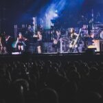 Hans Zimmer Instagram – Paris, you will always have our hearts. Thank you for three amazing sold out shows 💛 #HansZimmerLive 

📸 @thejoeeley Accor Arena