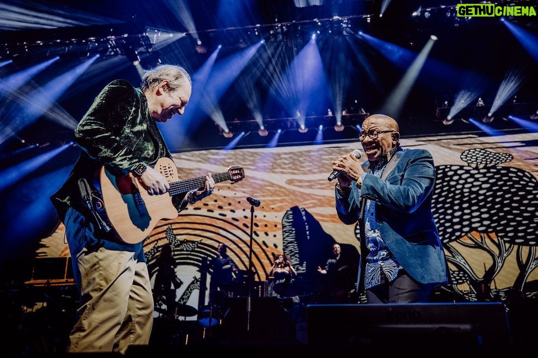 Hans Zimmer Instagram - There's no greater joy than jamming with the #HansZimmerLive band. πΈπ It's been such a thrill to be back on stage experiencing the magic of music with all of you again. Dublin, we'll see you tonight!