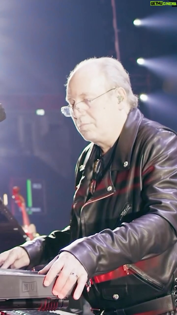 Hans Zimmer Instagram - We are thrilled to announce that @HansZimmerLive is returning to the United States and Canada! Get ready for an unforgettable night of music with @HansZimmer and the studio band. ๐๏ธ Want tickets before they go on sale to the public? Follow Hans on TikTok for an exclusive TikTok presale on Wednesday, March 20 at 10am local. General on sale takes place on Friday, March 22 at 10am local. #HansZimmerLive