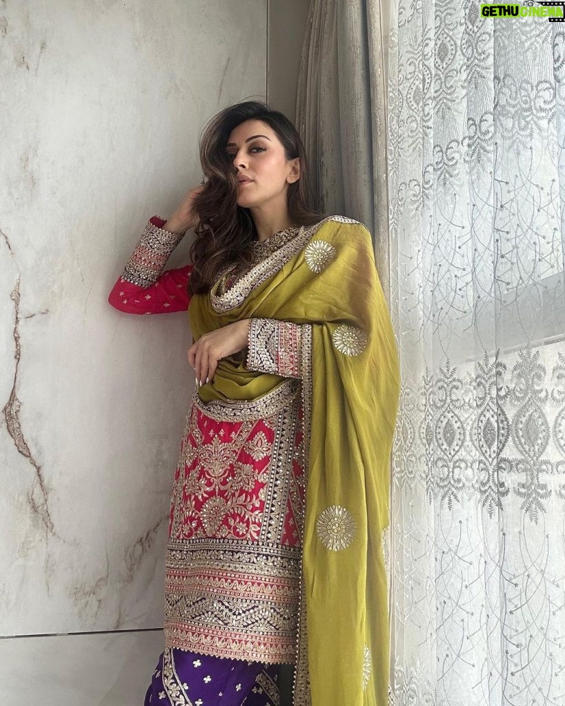 Hansika Motwani Instagram - Wearing happiness, one Indian outfit at a time. 🤍 • • • Outfit:- @shivaliahmedabad Pr:-@vblitzcommunications