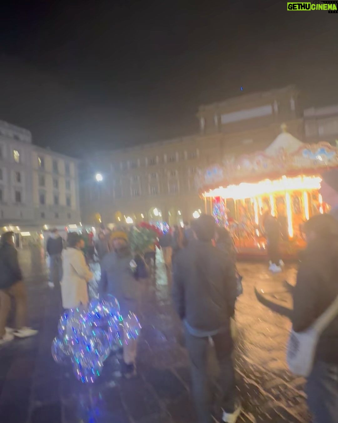 Hansika Motwani Instagram - 🇨🇭🧿🇮🇹🫕❄️⛷️🥰😬🇫🇷 🍦🥶