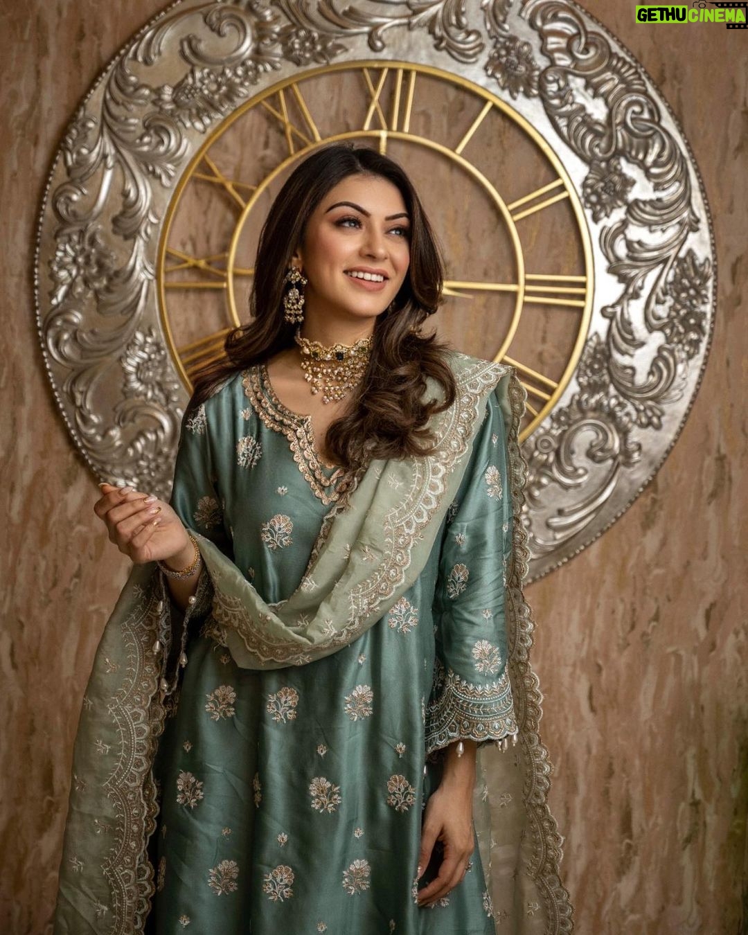 Hansika Motwani Instagram - Happy Pongal ❤️.. lets make this day full of love and gratitude .. #HappyPongal #HappyMakarSankranti