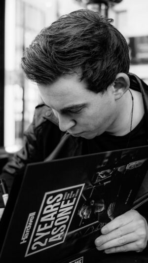 Hardwell Instagram - On this day exactly 10 years ago I got voted as the #1 DJ in the world by DJ MAG for the very first time..🙏🏼 
That’s why I’ll be giving away my book “2 YEARS AS 1”. Find out in this video how you can get your copy at the Hardwell x Revealed Pop-Up store this ADE on Friday & Saturday..🙏🏼