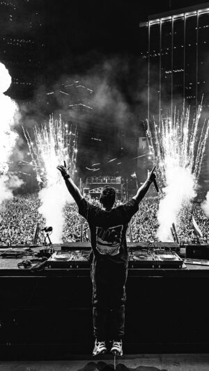 Hardwell Instagram - Only 4 more Fridays until I take the Ultra Main Stage once again! Who’s ready to unlock that ULTRA energy?! #Ultra2024