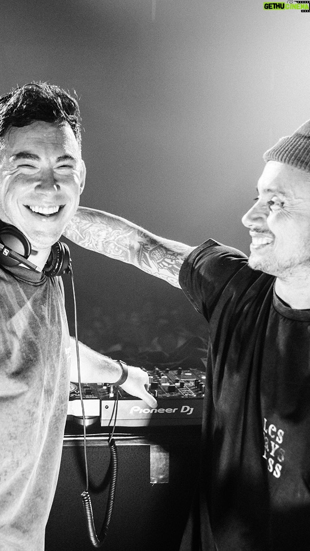 Hardwell Instagram - Show me your Energy! ⚡ After knowing @bassjackers for over a decade we are finally dropping a massive tune for the dancefloors called ‘Energy’ 🔥