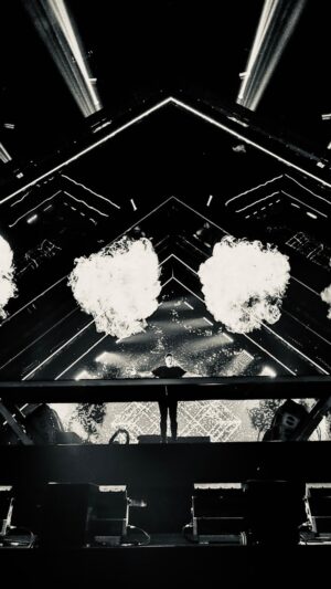 Hardwell Instagram - Door number 3 has Revealed my new track with @quintino !! Sloopkogel OUT NOW!