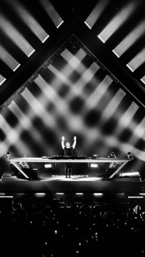 Hardwell Instagram - VANCOUVER & SAN FRANCISCO last weekend! What an energy! 😍🔥🤯 #REBELSNEVERDIE