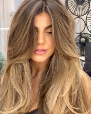 Hariany Almeida Instagram - She’s back 👩🏼
@ederfernando