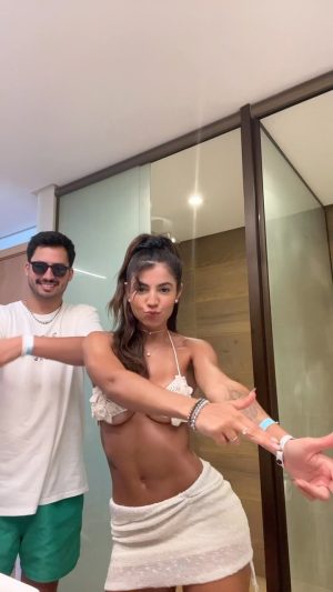 Hariany Almeida Instagram - Então vem de flecha 😹❤️ @matheusvargas