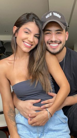 Hariany Almeida Instagram - Meu amor, hoje o dia é seu mas quem ganhou o presente fui eu pois você surgiu na minha vida no momento em que eu menos imaginava e mais precisava. Você me ensinou que o amor é um mix de cuidado, carinho e cumplicidade. Você já sabe, mas hoje no seu aniversário, quero expressar o tamanho do meu amor por você. Eu te amo além das notas e acordes, te quero como o homem da minha vida e o futuro pai dos nossos filhos. Feliz novo ciclo amor, que a vida continue sendo uma bela canção ao som da nossa felicidade e que Deus te abençoe muito!!! ❤️❤️❤️
