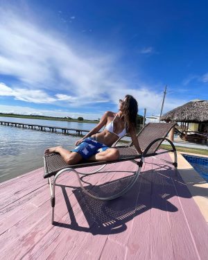 Hariany Almeida Instagram - Primeiro dia do ano cercada pela natureza e boas energias! ❤️