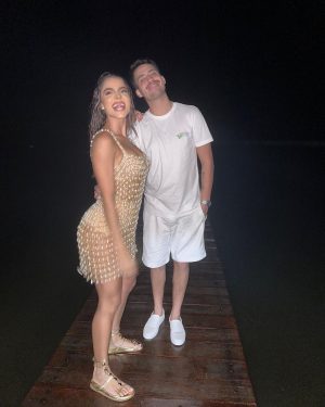 Hariany Almeida Instagram - Ansiosos por 2024, feliz ano novo! ✨🙏❤️