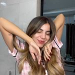 Hariany Almeida Instagram - Rotina noturna 🫧🧴💆🏼‍♀️