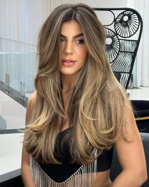 Hariany Almeida Instagram - She’s back 👩🏼
@ederfernando