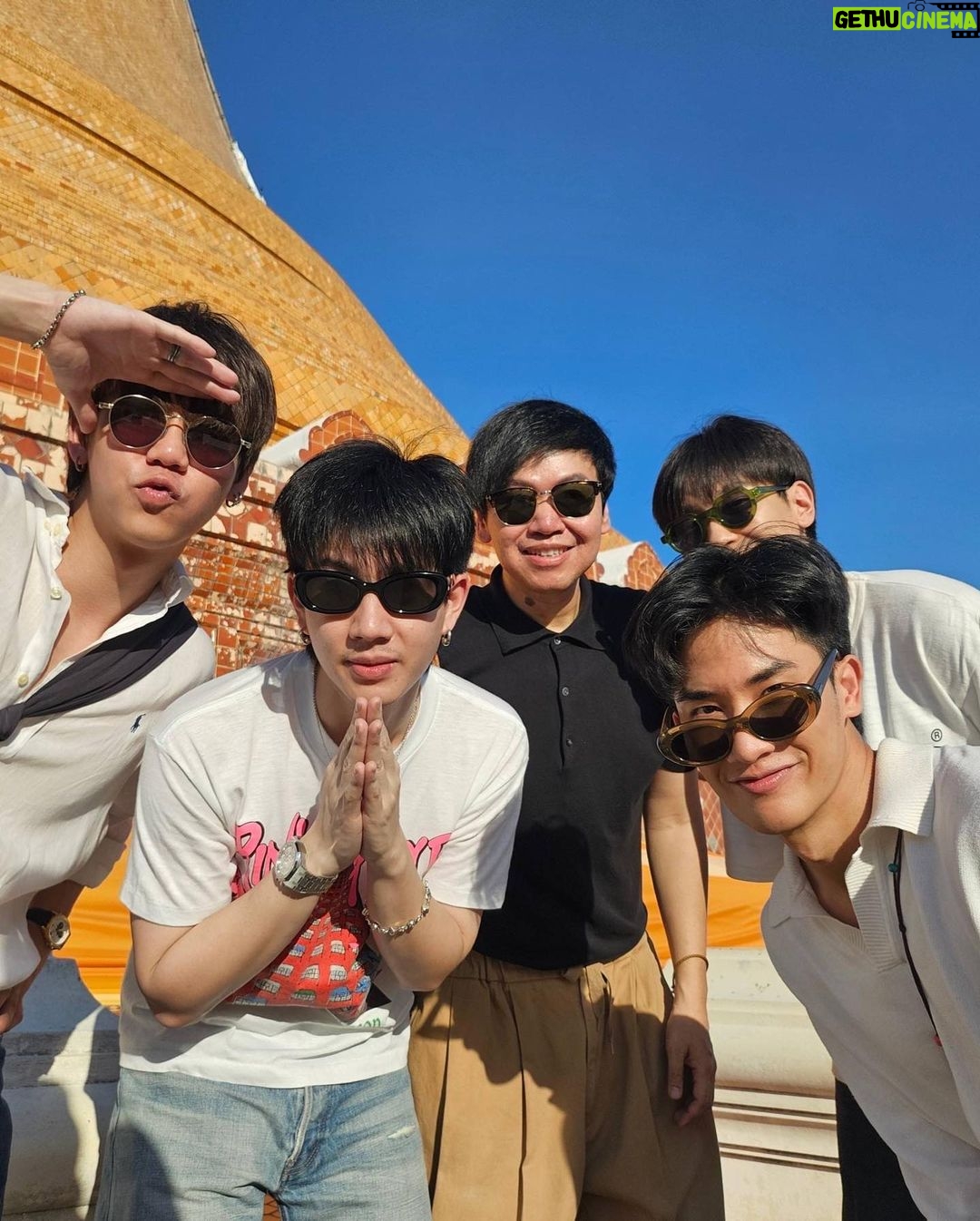 Harit Cheewagaroon Instagram - สิ้นปีแล้ว ยังไม่มีอะไรดีๆเลยนอกจากหน้าตา🤓