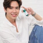 Harit Cheewagaroon Instagram - ทุกครั้งที่เป็นสิว ต้องกลับมาใช้ตัวนี้ Effaclar Serum ตลอดเลย💙 สลายสิวอุดตันได้ดีสุดๆ สิวผดเม็ดเล็ก ที่ทำให้ผิวหน้าไม่เรียบ บอกเลยว่าตัวนี้เอาอยู่มากๆ ครับ  #LaRochePosayTH