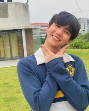 Harit Cheewagaroon Instagram - โอกาส..เรื่องนี้มีหลายโอกาสที่ได้ลองในสิ่งที่ไม่เคยทำ ขอบคุณ2ผกก.สุดหล่อที่เลือกผมไปเล่น @jojo_tichakorn @ninewpinya ขอบคุณ @backaof ที่หยิบยื่นสิ่งที่อยากทำมาตลอดคือการร้องเพลงประกอบ จนออกมาเป็นsafe zone ให้ทุกคนได้ฟังกัน ขอบคุณพาทเนอร์ @ciizezphr ดีใจที่ได้เล่นกับน้องและขอบคุณที่ไว้ใจกัน เก่งมากไลก้า ขอบคุณเพื่อนๆนักแสดงทีมงานทุกคนแต่ละคู่ก็คือไปสุดกันมากสำหรับเรื่องนี้ ขอบคุณคนดูที่ติดตามกันมาจนจบ หวังว่าจะได้อะไรจากเรื่องนี้ไม่มากก็น้อย เอาไปปรับใช้ตามกันไปอย่างเหมาะสมนะจ๊ะ บ้ายบายนะจ้ะไอซีอิ๊ว🤛🏻👏🏻🎉 ปล.ใครอยากเปิดโลกไปกับเรามีย้อนหลังทางviu กับThe warp effect💋