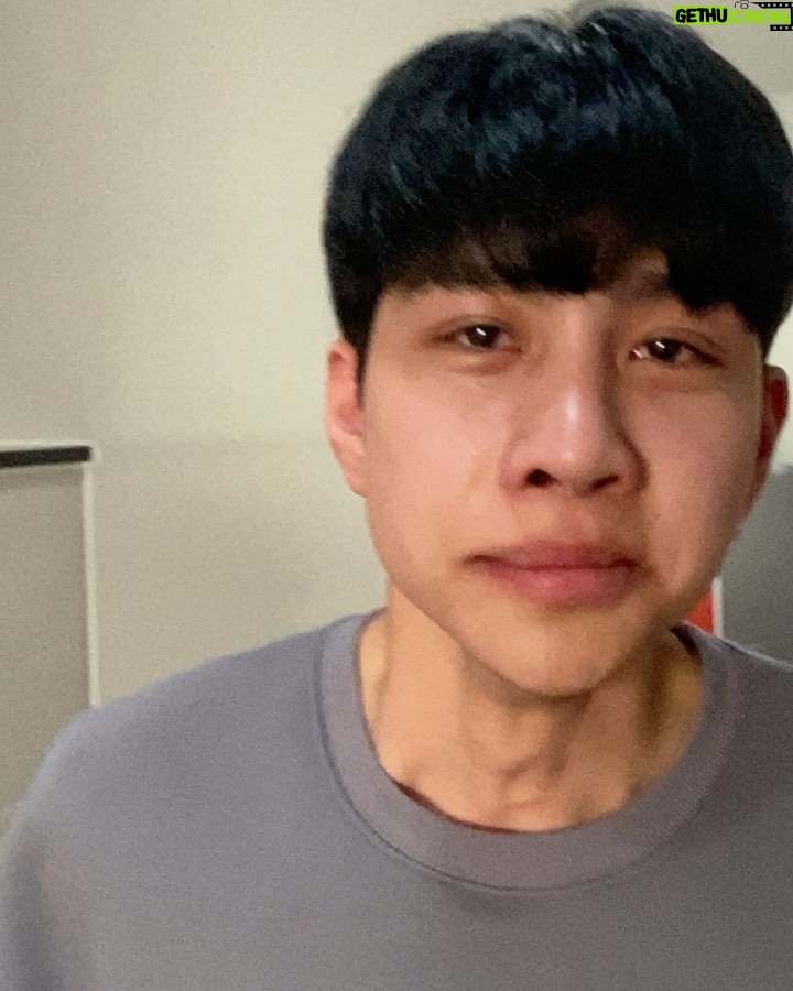 Harit Cheewagaroon - 133K Likes - รู้ตัวอีกทีก็ไม่มีรูปด้วยกันซะและ แฮปๆนะจ้ะย้อนหารูปมาแล้วเจอคลิปนี้ ถือเปนของขวัญ