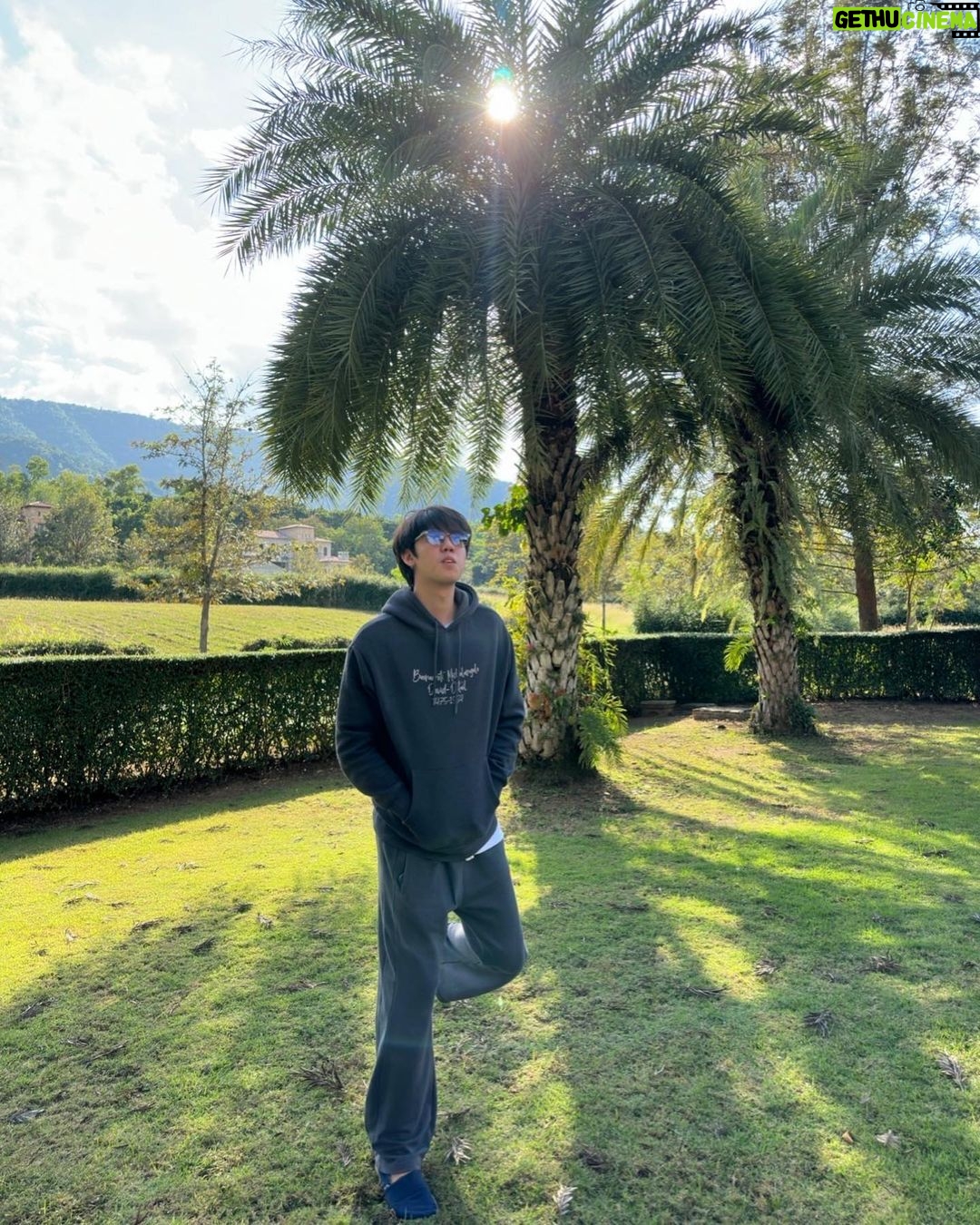 Harit Cheewagaroon Instagram - ฟ้าสีครามสดใส🌤️
