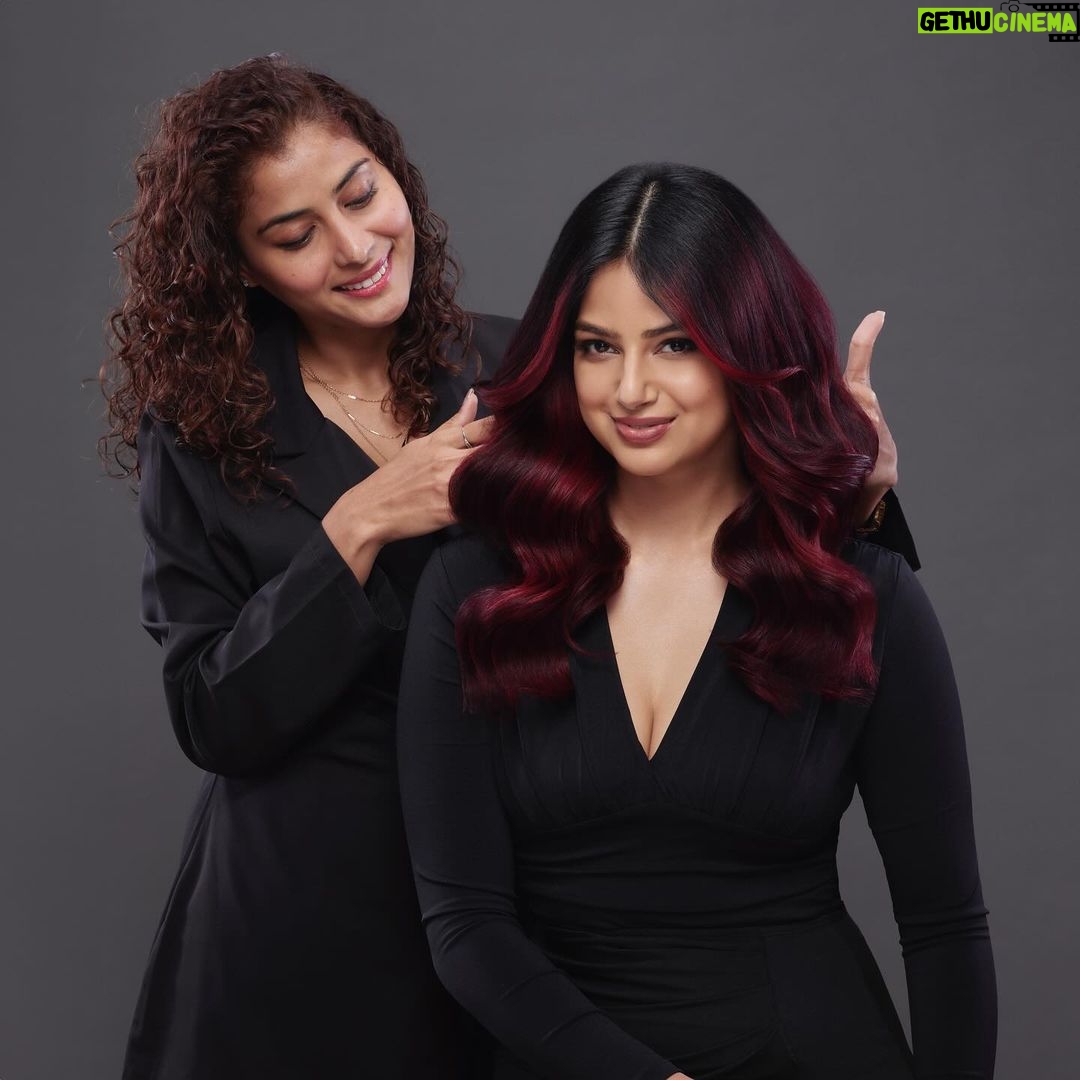 Harnaaz Kaur Sandhu Instagram - The perfect red! ❤️ Thank you @shinejanarthanan & @lorealpro_education_india for this vibrant change! #Ad #HairColor #LorealProInReds #LorealProfIndia #LorealProlndia #LproReds #iNOAreds #GoRed #ShadesOfRed