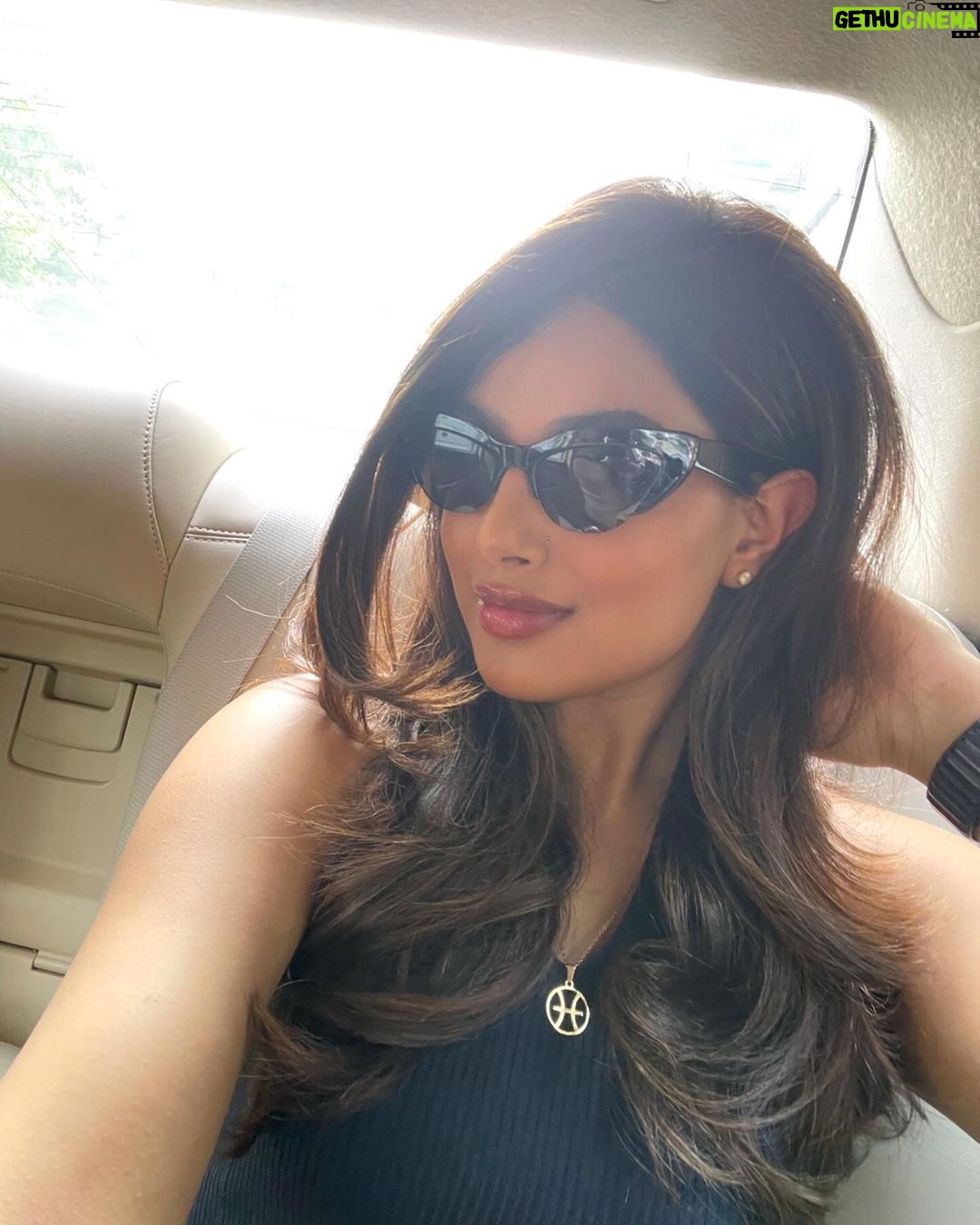 Harnaaz Kaur Sandhu Instagram - Selfie for your thoughts…❤️