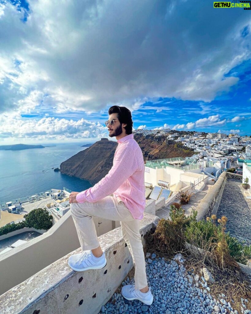 Haroon Kadwani Instagram - 💙 Santorini, Greece