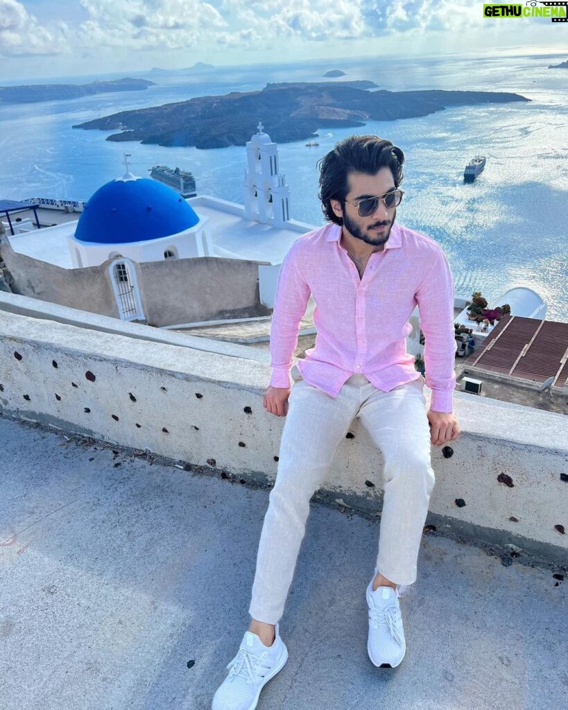 Haroon Kadwani Instagram - 💙 Santorini, Greece