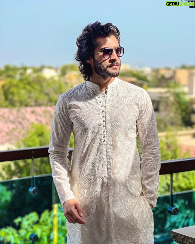 Haroon Kadwani Instagram - Eid Mubarak! ♥️