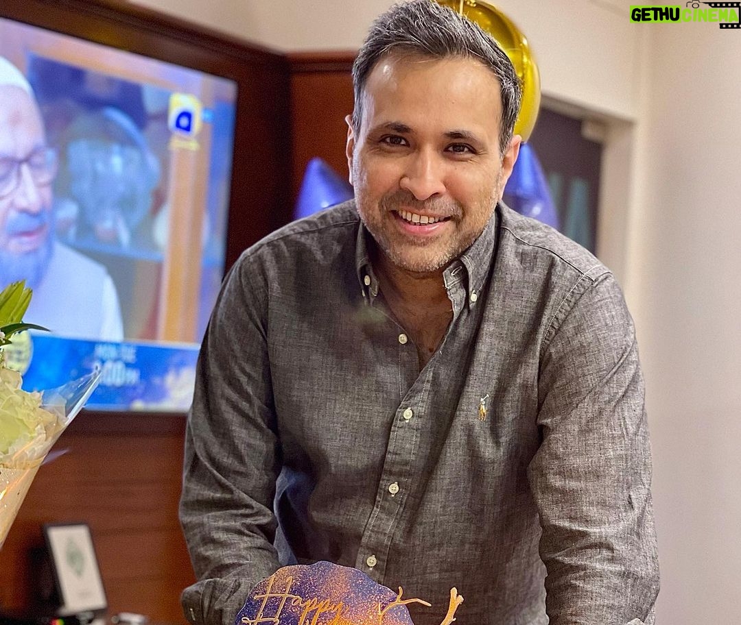Haroon Kadwani Instagram - Happiest Birthday to my father-like figure, my teacher and my mentor ❤️ Thank you for being someone who I can learn from every single day. May ALLAH shower his countless blessings on you, fulfil your dreams, aspirations and keep this togetherness forever and ever. Love you @asadaqureshi 🌟 @abdullah.kadwani @geomiribrahim