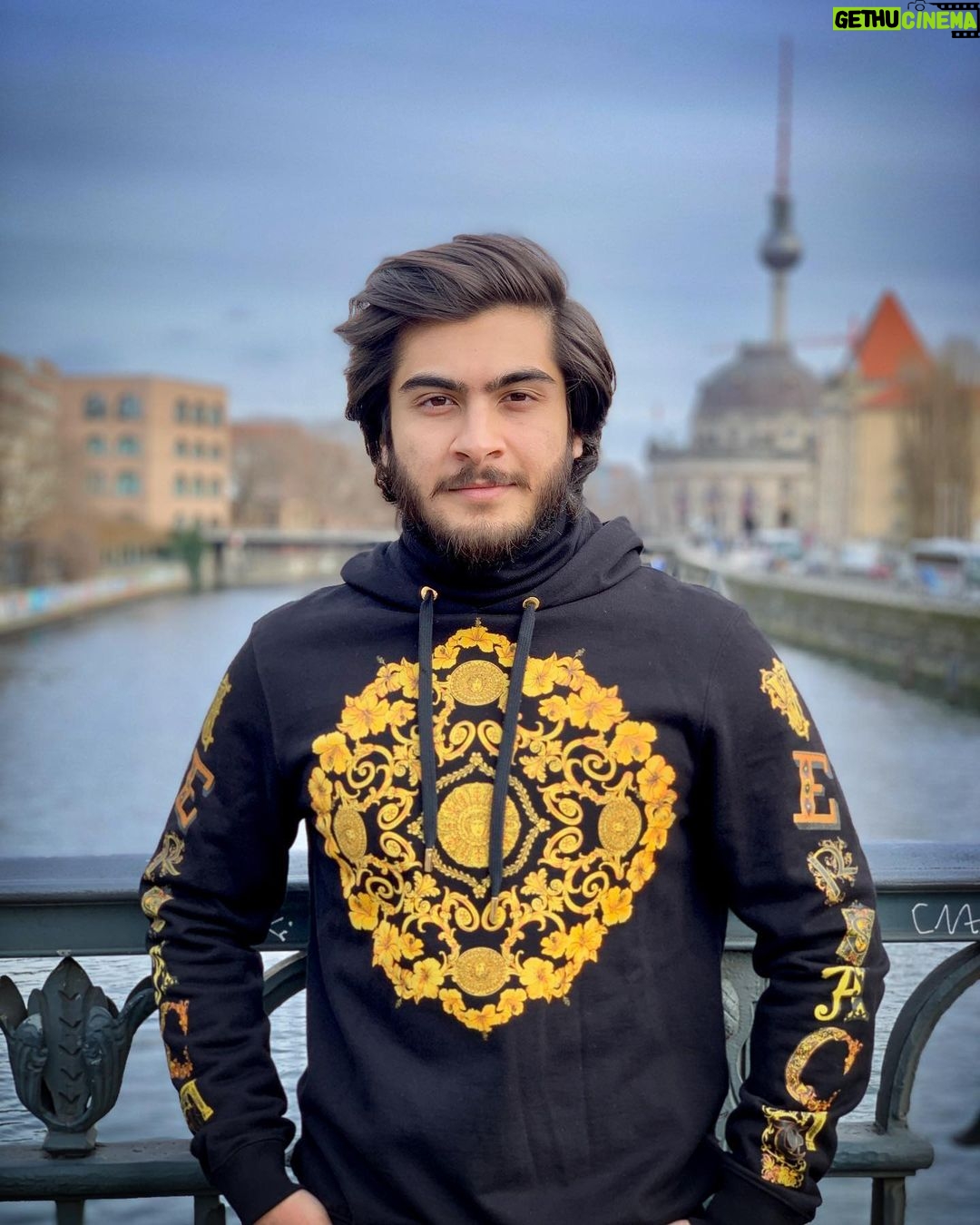 Haroon Kadwani Instagram - 🇩🇪 Berlin, Germany