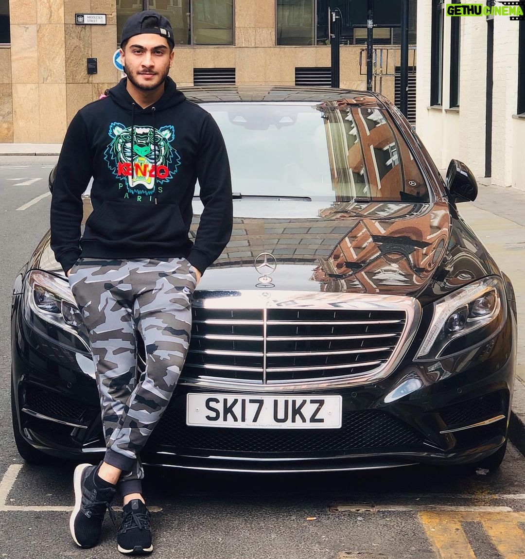 Haroon Kadwani Instagram - Real G's man bringing in a German 🎶 #Benz London, United Kingdom