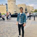 Haroon Kadwani Instagram - One step closer to summer ☀️ #WindsorCastle #Spring #LondonDiaries Windsor Castle