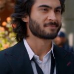Haroon Kadwani Instagram - “Dil ki lagi girhain itni asani sy kahan khulti hain” 💕 How many of you agree with Aryaan❓💫 #Jhoom #GeoEntertainment #7thSkyEntertainment #AbdullahKadwani #AsadQureshi #HashimNadeemKhan #AliFaizan #HaroonKadwani #ZaraNoorAbbas #UsmaanPeerzada #HaarisWaheed #SidraNiazi #JavedSheikh #RehamRafiq #AhmedMajeed #ZainabQayoom #NoreenGulwani