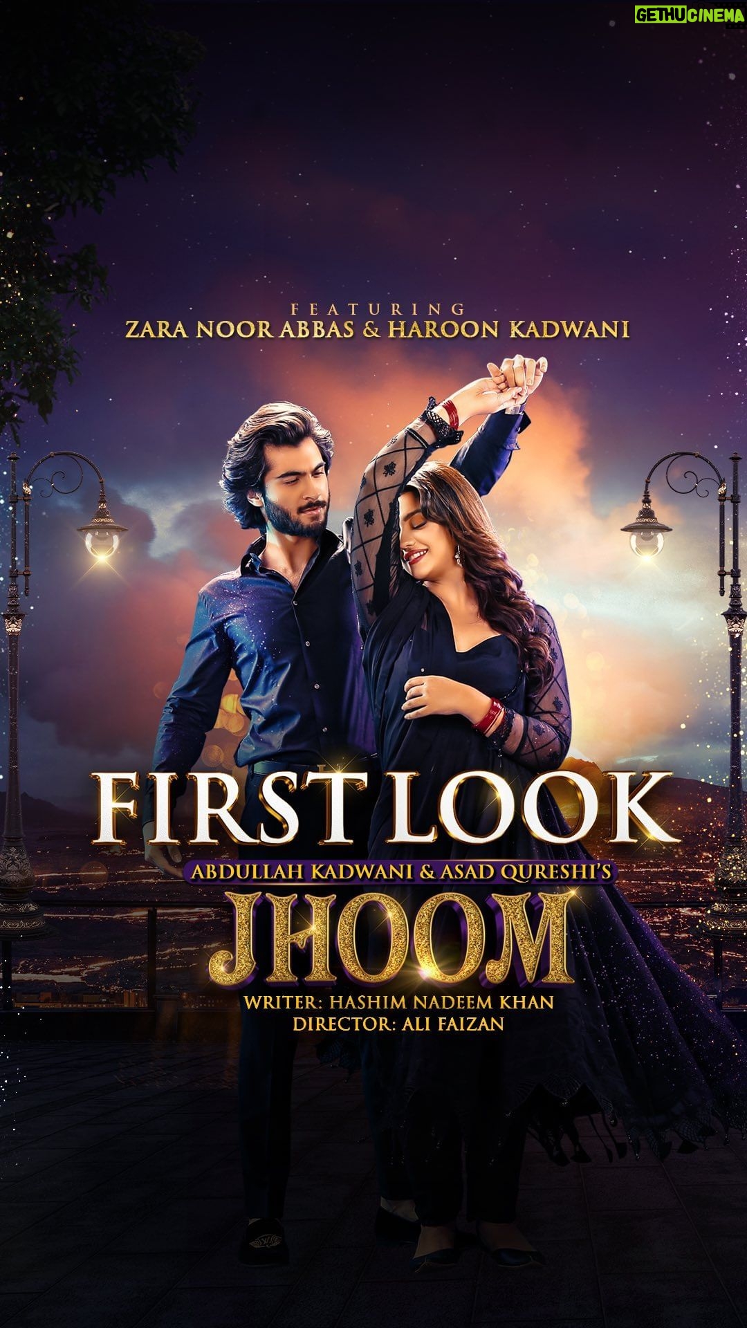 Haroon Kadwani Instagram - Mere pyaaray fans ke liye dil ki gehraiyun se JHOOM 💫 Looking forward to your jhooma dene wala feedback 🤩 Mohabbat Main Umar Naam Ki Koi Sarhad Nahi Hoti… Tou Har Sarhad Ko Mitade Aur Mohabbat Main Lehra Kar… Jhoom 💫 Presenting the exclusive first look of my mega project with Zara Noor Abbas. Written by Hashim Nadeem Khan, directed by Ali Faizan and produced by Abdullah Kadwani & Asad Qureshi! @abdullah.kadwani @asadaqureshi @harpalgeotv @7thskyentertainment @hashimnadeem.official @ali.faizan.338 @zaranoorabbas.official @wajhifarookiofficial @javedsheikhofficial @usmaanpeeru @zainaconda @sidra.niazii @haariswaheed @noreengulwani @erum.akhtar @haroonshahidofficial @farhanaghaofficial @ahmedmajeedagloria @rehamrafiq @mariekhan1 @umairtariq_ut #Jhoom #GeoEntertainment #7thSkyEntertainment #AbdullahKadwani #AsadQureshi #HashimNadeemKhan #AliFaizan #HaroonKadwani #ZaraNoorAbbas