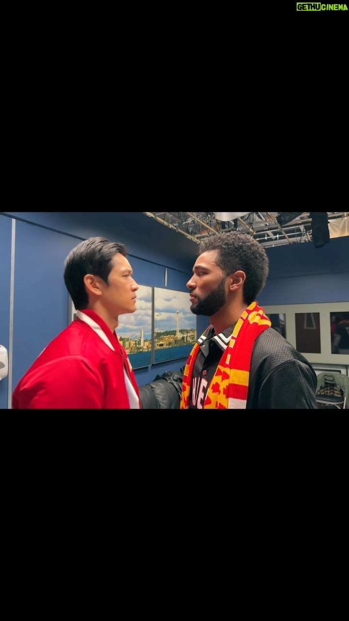 Harry Shum Jr. Instagram - There will be Gold, Red and Yellow blood shed over here 😂 Bit of a @49ers vs @chiefs rivalry with @anthilll on set of @greysabc —- #superbowl #49ers #chiefs #Sport #BTS #nfl