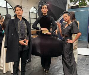 Harry Shum Jr. Instagram - Unofficial welcoming pose and giving love to 🇵🇭 A custom Modern Chinoy Barong with a stunning Pinay serving up the theme just right for the GOLD GALA.  A spectacular night with spectacular people! Congrats to all the honorees for their contribution in moving the needle forward for the AAPI community. A toast to the hard working folks @goldhouseco & @bingchen for hosting the first of many! #goldgala #A100 #aapiheritagemonth 
Threads: @vintagallery 
Styled by: @warrenalfiebaker & @shelbyrabara